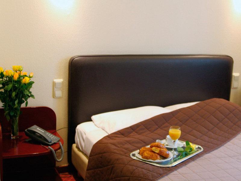 Hotel Prince De Liege Brussels Room photo